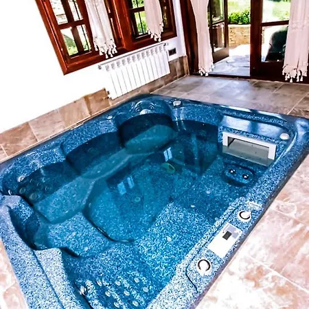 بيت ضيافة Sharlopova Boutique - Sauna & Hot Tub