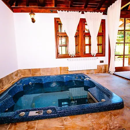 بيت ضيافة Sharlopova Boutique - Sauna & Hot Tub 4*