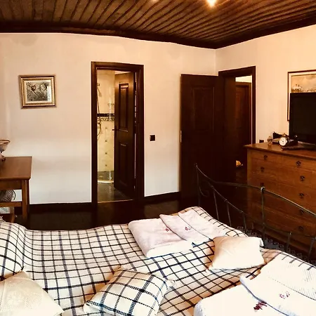 Sharlopova Boutique - Sauna & Hot Tub بيت ضيافة 4*