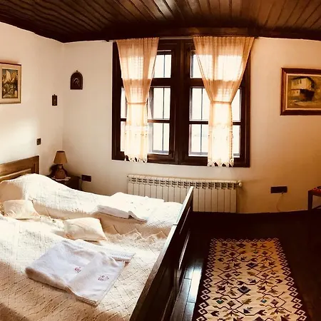 Sharlopova Boutique - Sauna & Hot Tub بيت ضيافة تريفنا