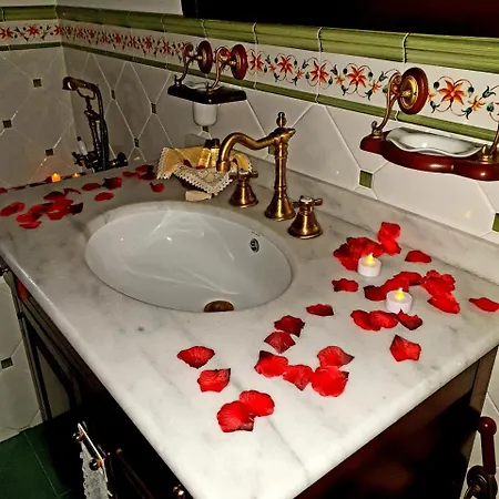 Sharlopova Boutique - Sauna & Hot Tub 4*